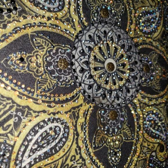 B.L.E.U. BLINGY RHINESTONE MANDALA TOP SIZE LARGE - Picture 4 of 6